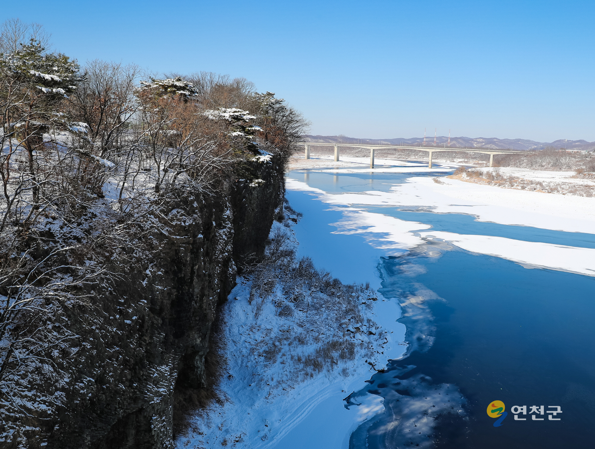 연천 임진강변의 겨울 이미지 1 - 본문에 자세한설명을 제공합니다.